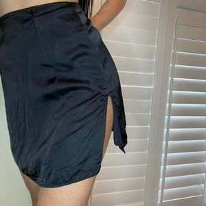 Aritzia Tatiana skirt size 4